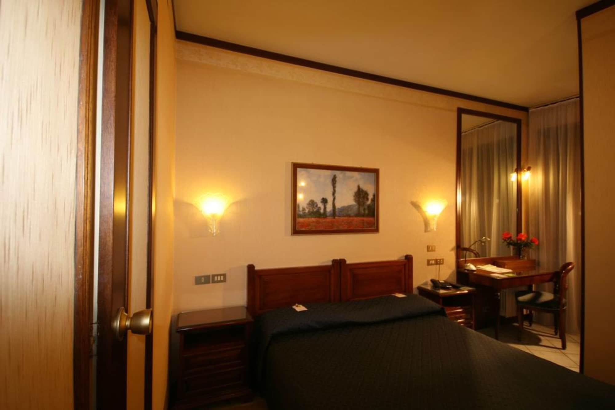 Hotel Italia City Center Mantova Exterior foto